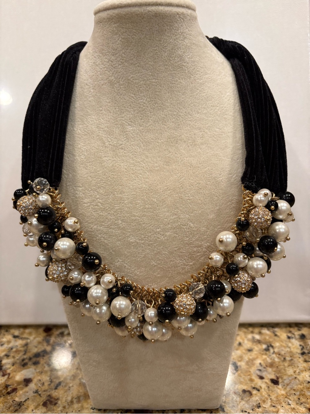 Elegant Black & Pearl Cluster Statement Necklace